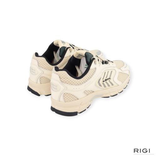 Mercer Re-Run Evo Nappa sneaker in offwit voor dames en heren. Mercer Re-Run Evo Nappa sneaker in offwit voor dames en heren.