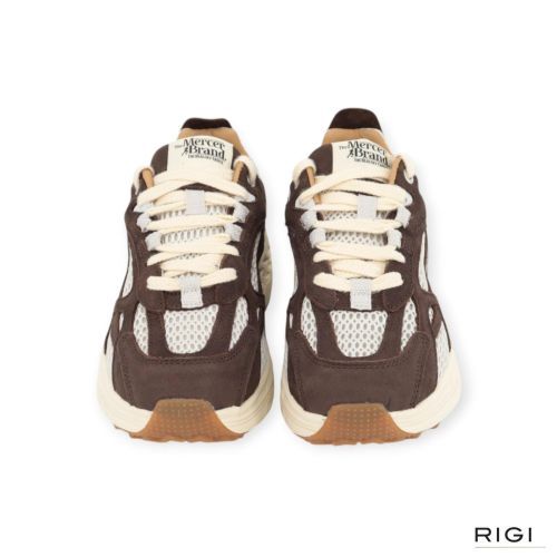 Mercer The Re-Run Max dames sneaker in bruin nubuck en beige mesh. Mercer The Re-Run Max dames sneaker in bruin nubuck en beige mesh.