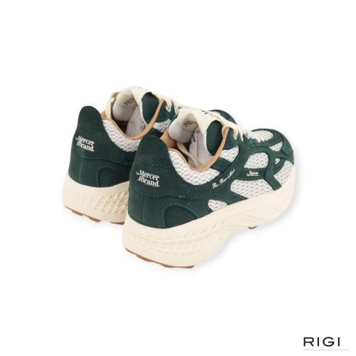 Mercer The Re-Run Max dames sneaker in groen nubuck en beige mesh. Mercer The Re-Run Max dames sneaker in groen nubuck en beige mesh.