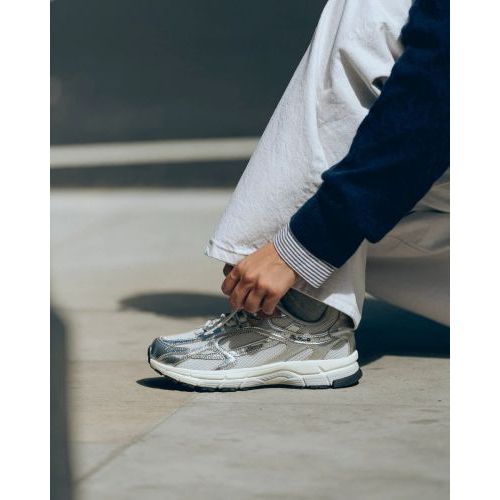 Mercer The Re-Run Pine sneaker in zilver voor dames. 