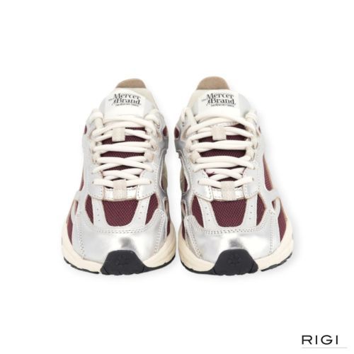 Mercer The Re-Run Pine in zilver met bordeaux mesh voor dames. Mercer The Re-Run Pine in zilver met bordeaux mesh voor dames.