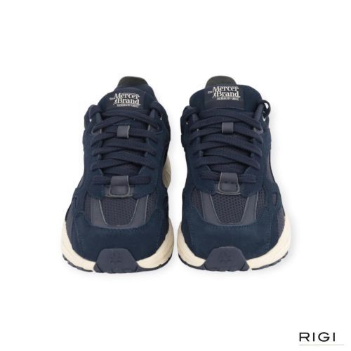 Mercer Re-Run Premium sneaker in blauw suède voor heren. Mercer Re-Run Premium sneaker in blauw suède voor heren.