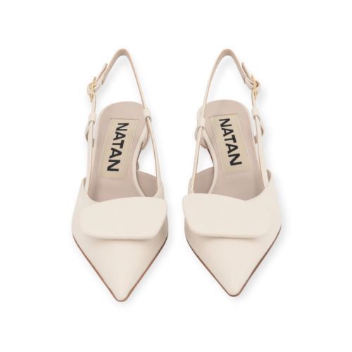 Natan N4106 pump in offwit leer voor dames. 