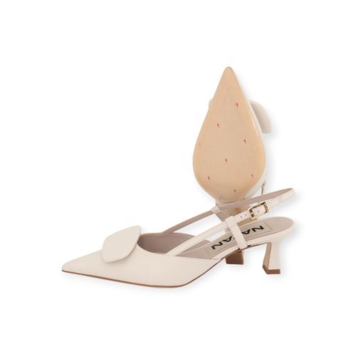 Natan N4106 pump in offwit leer voor dames. 