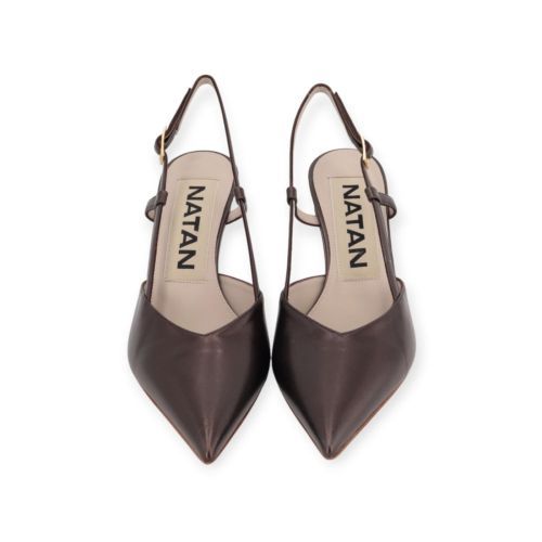 Natan N4107 pump in bruin shining leer voor dames. Natan N4107 pump in bruin shining leer voor dames.