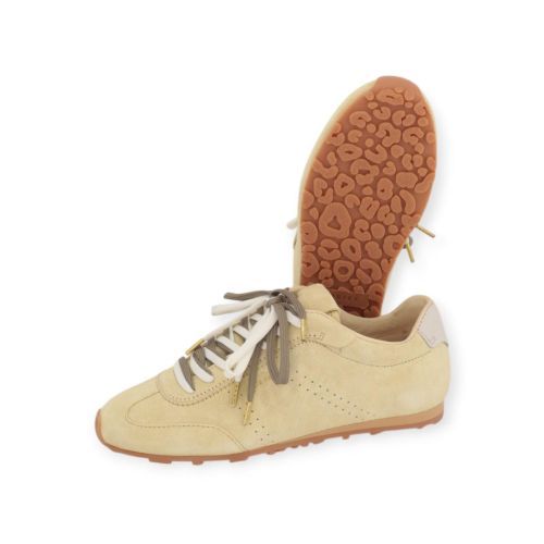 Nubikk Billy Lou sneaker in lichtgeel suède voor dames. 