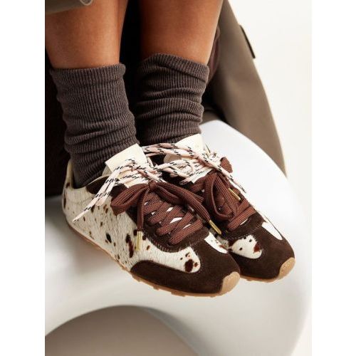 Nubikk Billy Lou dames sneaker in koe print. Nubikk Billy Lou dames sneaker in koe print.