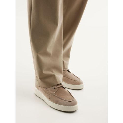Nubikk Jiro Yacht mocassin in beige suède voor heren.