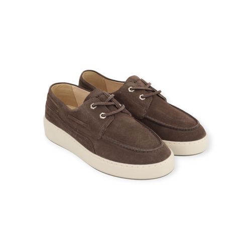 Nubikk Jiro Yacht mocassin in bruin suède voor heren. 