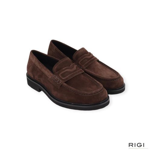 Nubikk Jones Gatsby heren mocassin in donker bruin suede leer. Nubikk Jones Gatsby heren mocassin in donker bruin suede leer.