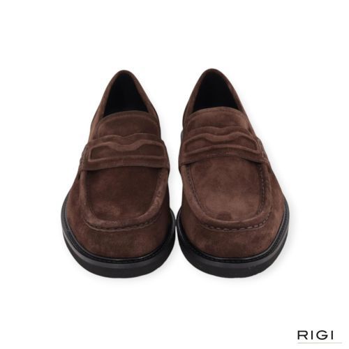 Nubikk Jones Gatsby heren mocassin in donker bruin suede leer. Nubikk Jones Gatsby heren mocassin in donker bruin suede leer.
