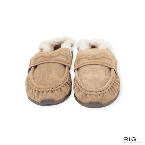 Nubikk Riley Mio Fur mocassin in zand suède met wol voor dames. 