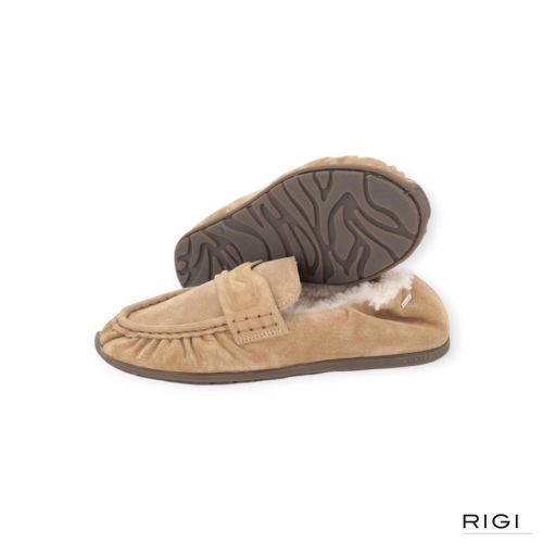 Nubikk Riley Mio Fur mocassin in zand suède met wol voor dames. 