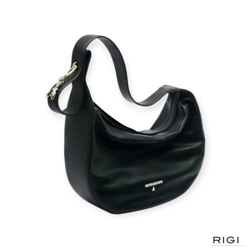 Patrizia Pepe New Moon Large dames handtas in zwart leer. Patrizia Pepe New Moon Large dames handtas in zwart leer.