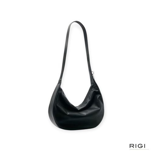 Patrizia Pepe New Moon Large dames handtas in zwart leer. Patrizia Pepe New Moon Large dames handtas in zwart leer.