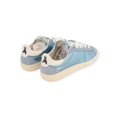 Patrizia Pepe Skin dames sneaker in licht blauw shinning leer.