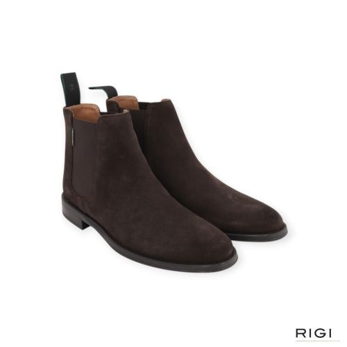 Paul Smith Augustus enkellaars in bruin suède voor heren. Paul Smith Augustus enkellaars in bruin suède voor heren.