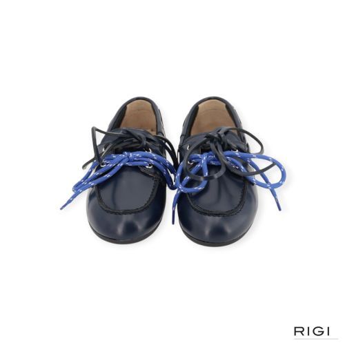 Pavement Marin Lace mocassin in blauw polido lakleer voor dames. Pavement Marin Lace mocassin in blauw polido lakleer voor dames.