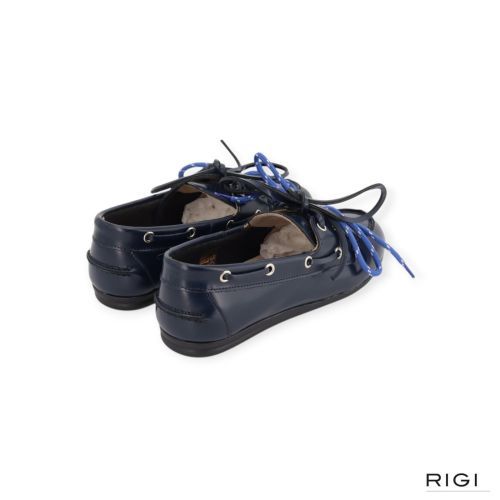 Pavement Marin Lace mocassin in blauw polido lakleer voor dames. Pavement Marin Lace mocassin in blauw polido lakleer voor dames.