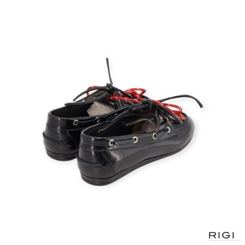 Pavement Marin Lace mocassin in zwart polido lakleer voor dames. Pavement Marin Lace mocassin in zwart polido lakleer voor dames.