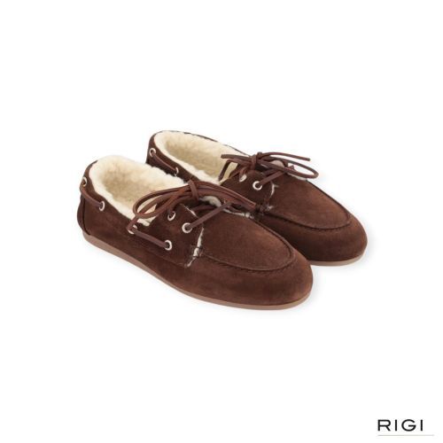 Pavement Vilde mocassin in donkerbruin suède met wol voor dames. Pavement Vilde mocassin in donkerbruin suède met wol voor dames.