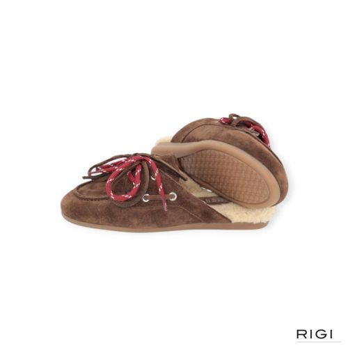 Pavement Yasma slipper in bruin suède voor dames. Pavement Yasma slipper in bruin suède voor dames.