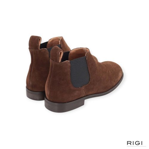 Pavement Pazana enkellaars in bruin suède voor dames. Pavement Pazana enkellaars in bruin suède voor dames.