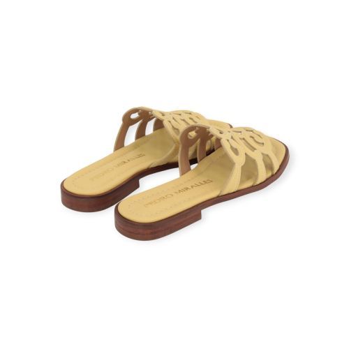 Pedro Miralles slipper in geel leer voor dames. Pedro Miralles slipper in geel leer voor dames.