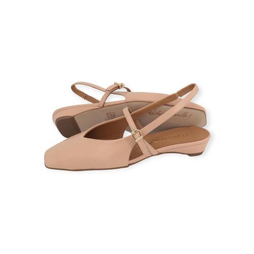 Pedro Miralles ballerina in nude leer voor dames. Pedro Miralles ballerina in nude leer voor dames.