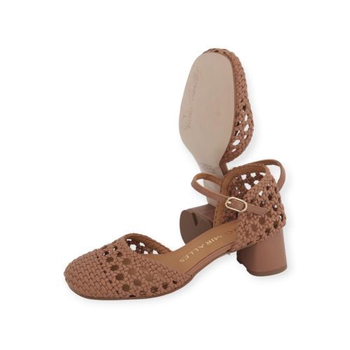 Pedro Miralles dames pump in het camel tressee leer. Pedro Miralles dames pump in het camel tressee leer.