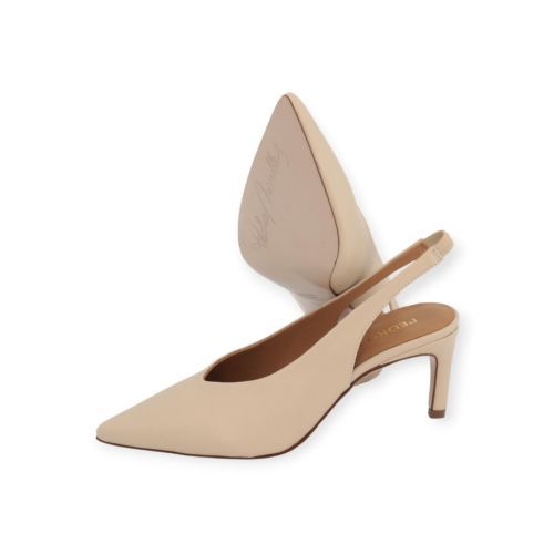Pedro Miralles beige pump slingback. Pedro Miralles beige pump slingback.