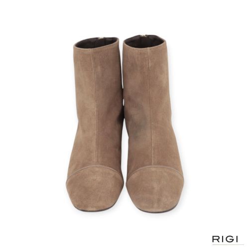 Pedro Miralles 24266 enkellaars in suède taupe voor dames. Pedro Miralles 24266 enkellaars in suède taupe voor dames.