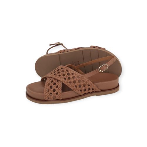 Pedro Miralles dames sandaal in het camel tresse leer.