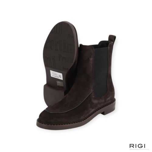 Pertini 262W33259D1 enkellaars in bruin suède voor dames. Pertini 262W33259D1 enkellaars in bruin suède voor dames.