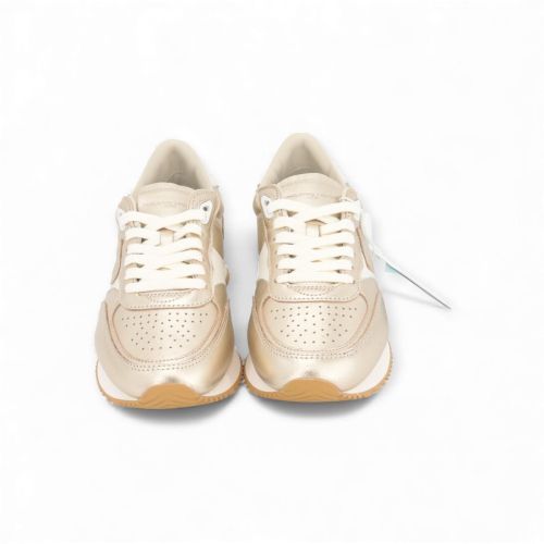 Philippe Model Blville low dames sneaker in goud. Philippe Model Blville low dames sneaker in goud.