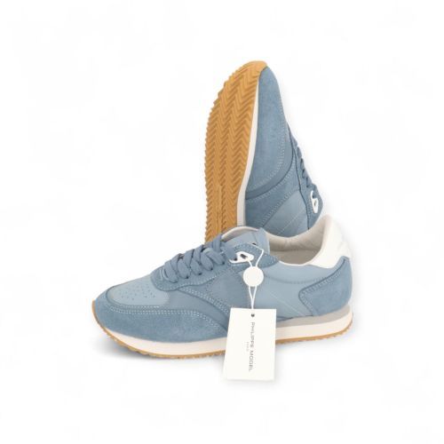 Philippe Model Blville Low dames sneaker licht blauw. Philippe Model Blville Low dames sneaker licht blauw.