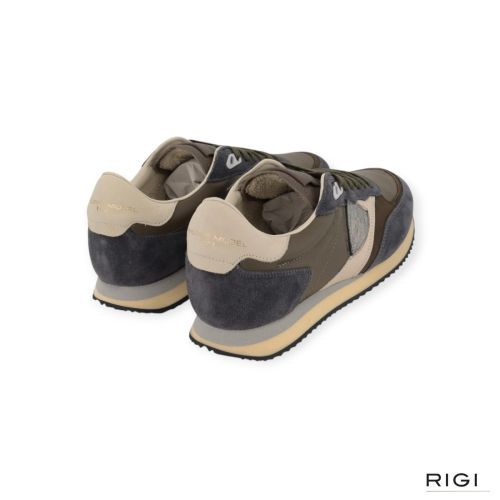 Philippe Model BLVILLE BVLU VD10 sneaker voor heren in groen leer met blauw suède. Philippe Model BLVILLE BVLU VD10 sneaker voor heren in groen leer met blauw suède.
