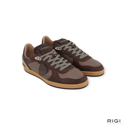 Philippe Model PGAL Low PGLU VW02 sneaker in bruin nubuck, taupe leer voor heren. Philippe Model PGAL Low PGLU VW02 sneaker in bruin nubuck, taupe leer voor heren.