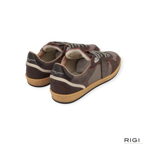 Philippe Model PGAL Low PGLU VW02 sneaker in bruin nubuck, taupe leer voor heren. Philippe Model PGAL Low PGLU VW02 sneaker in bruin nubuck, taupe leer voor heren.