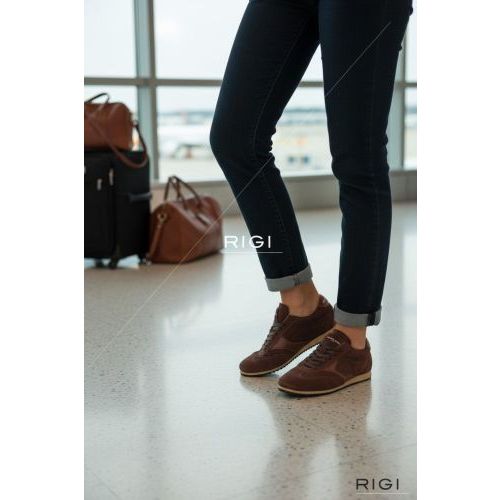 Philippe Model Planche PNLD D015 sneaker voor dames in bruin suède. Philippe Model Planche PNLD D015 sneaker voor dames in bruin suède.