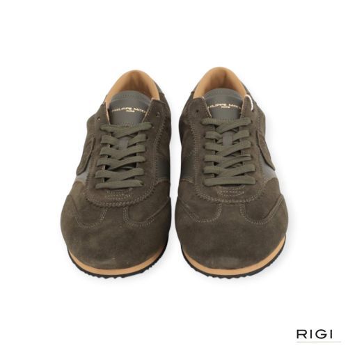 Philippe Model Planche PNLU D012 sneaker voor heren in groen suède. Philippe Model Planche PNLU D012 sneaker voor heren in groen suède.
