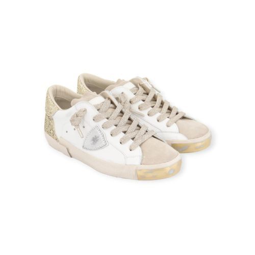 Philippe Model PRSX low dames sneaker in wit met goud glitter. Philippe Model PRSX low dames sneaker in wit met goud glitter.