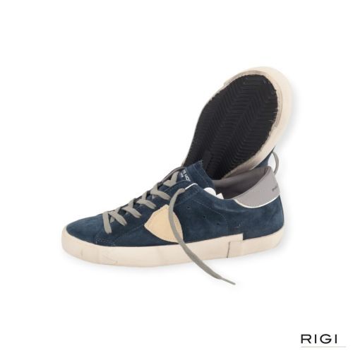 Philippe Model PRSX PRLU XS23 sneaker voor heren in blauw suède. Philippe Model PRSX PRLU XS23 sneaker voor heren in blauw suède.