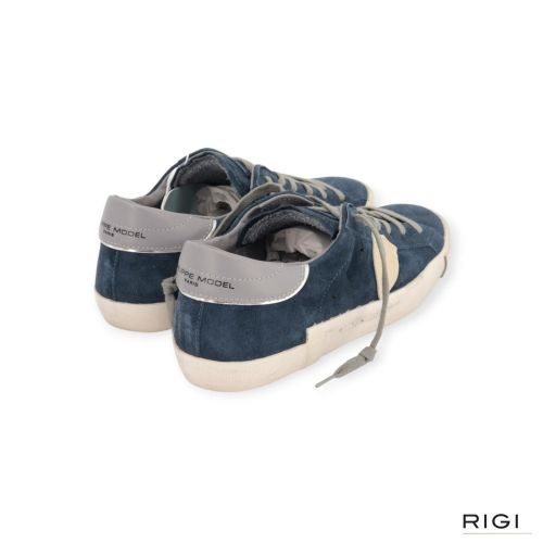 Philippe Model PRSX PRLU XS23 sneaker voor heren in blauw suède. Philippe Model PRSX PRLU XS23 sneaker voor heren in blauw suède.