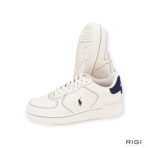 Polo Ralph Lauren masters Court in offwit leer met blauw suède voor heren. Polo Ralph Lauren masters Court in offwit leer met blauw suède voor heren.