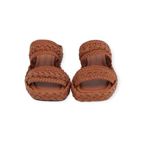 Pons Quintana Malta slipper in cognac tressée voor dames. Pons Quintana Malta slipper in cognac tressée voor dames.