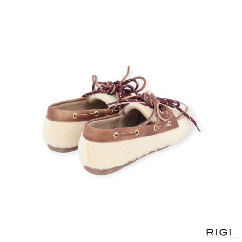 Posa Boat Loafer Alpina in cognac leer met beige wol voor dames. 