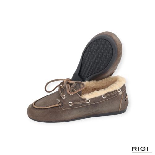 Posa Boat Loafer Brushed Fur dames mocassin in bruin / grijs suede met wol. Posa Boat Loafer Brushed Fur dames mocassin in bruin / grijs suede met wol.