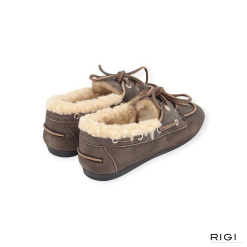 Posa Boat Loafer Brushed Fur dames mocassin in bruin / grijs suede met wol. Posa Boat Loafer Brushed Fur dames mocassin in bruin / grijs suede met wol.