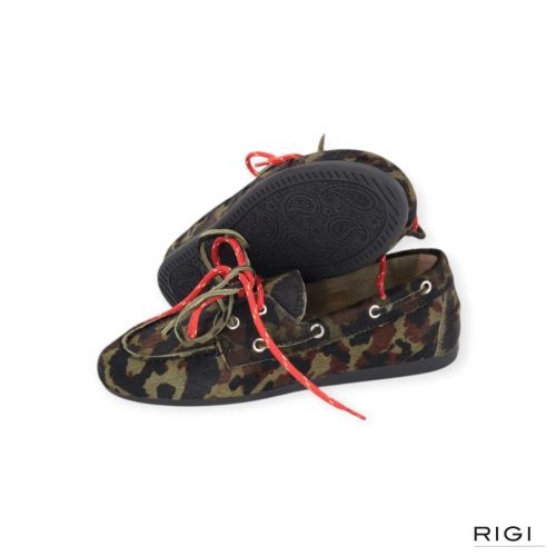 Posa Boat loafer Camo in pony camouflage kleur voor dames. Posa Boat loafer Camo in pony camouflage kleur voor dames.